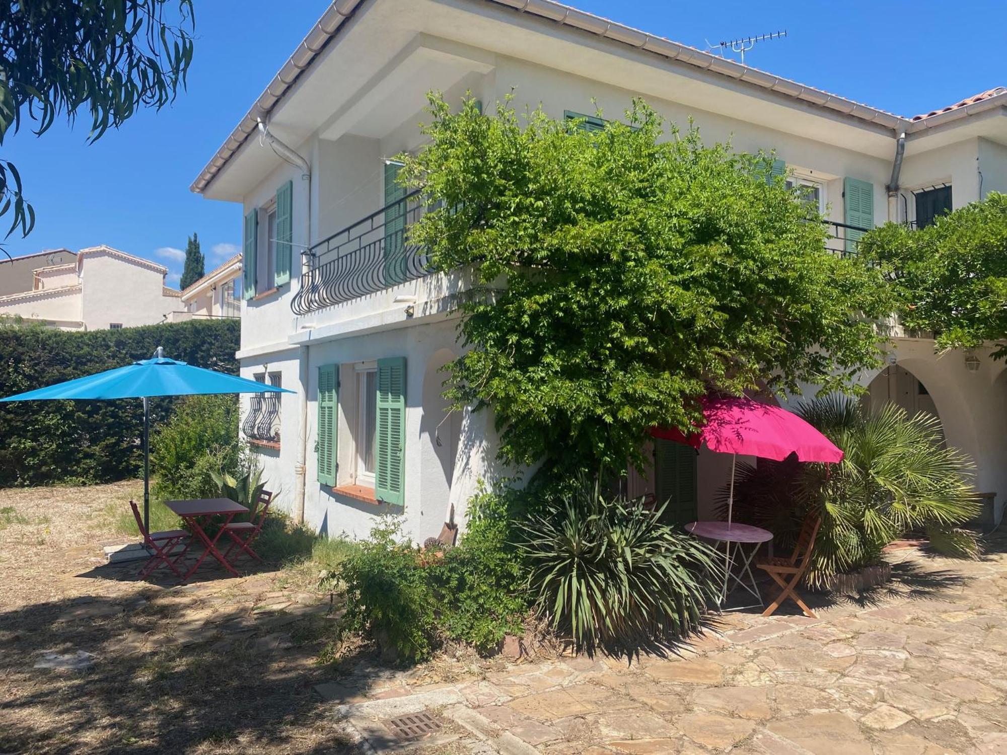 Chez Madou, T1 En Bas De Villa Et Rez De Jardin A 900M De La Mer Et Des Commerces Fréjus 外观 照片